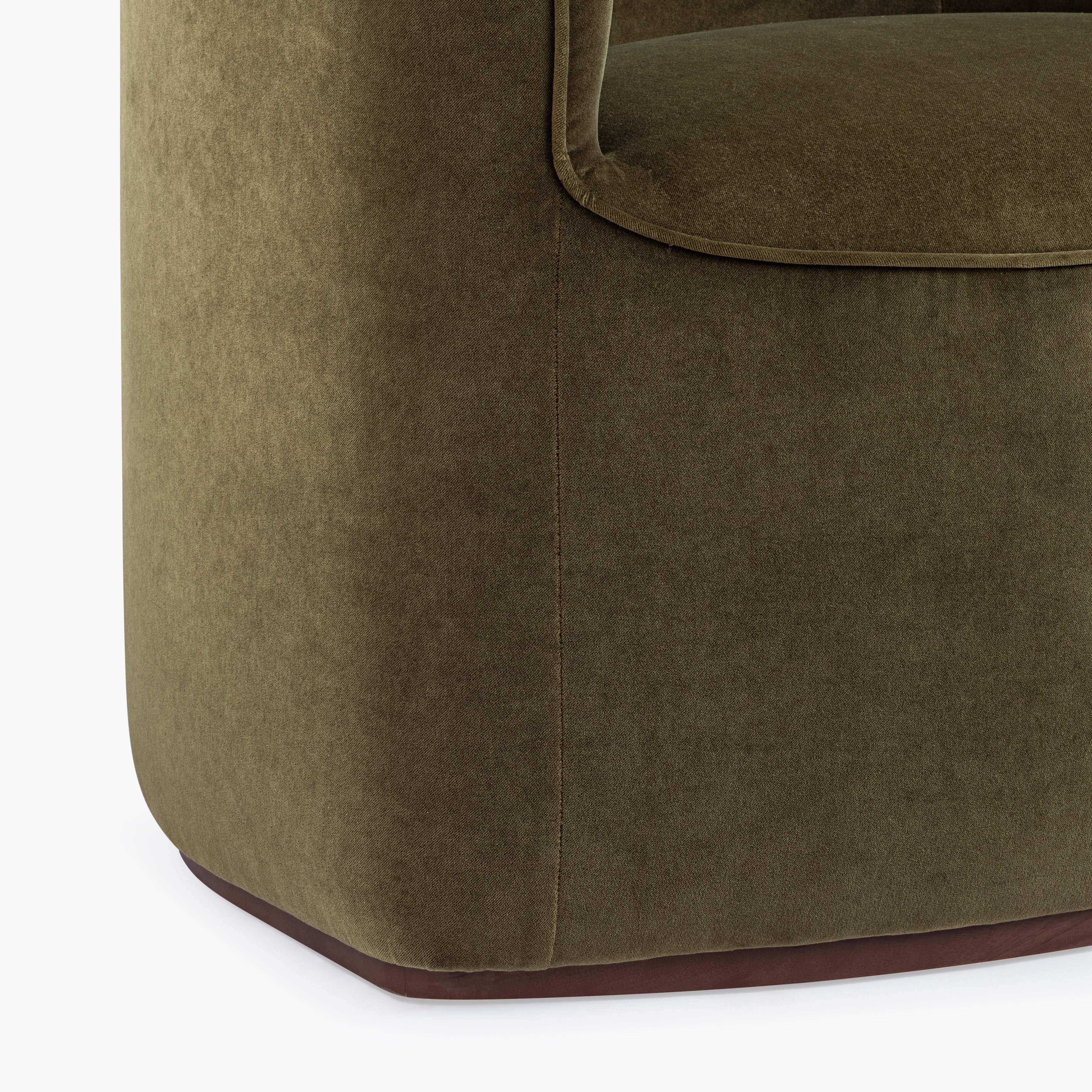 Santo Chair - Banks Velvet Balsam