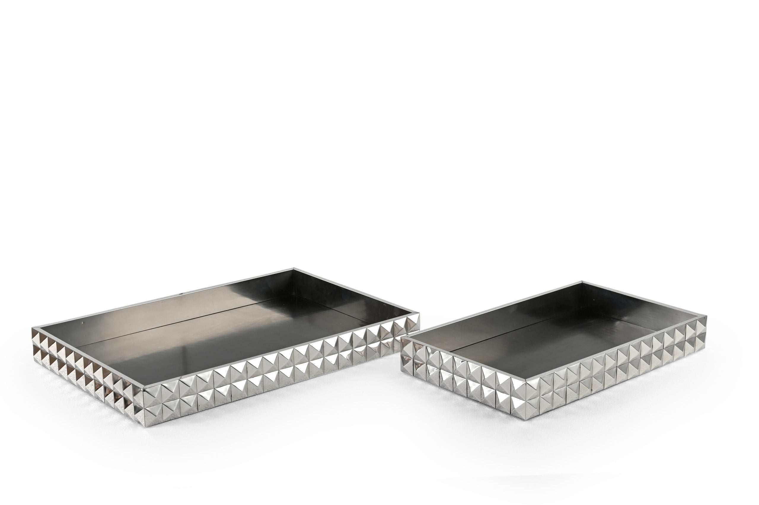 Wrenn Trays Set of 2 in black and silver with minimalist rectangular design