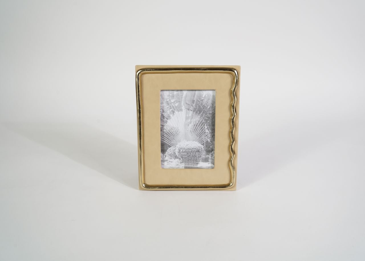 Kensington Photo Frame 5x7 in faux leather with woven accent and modern design