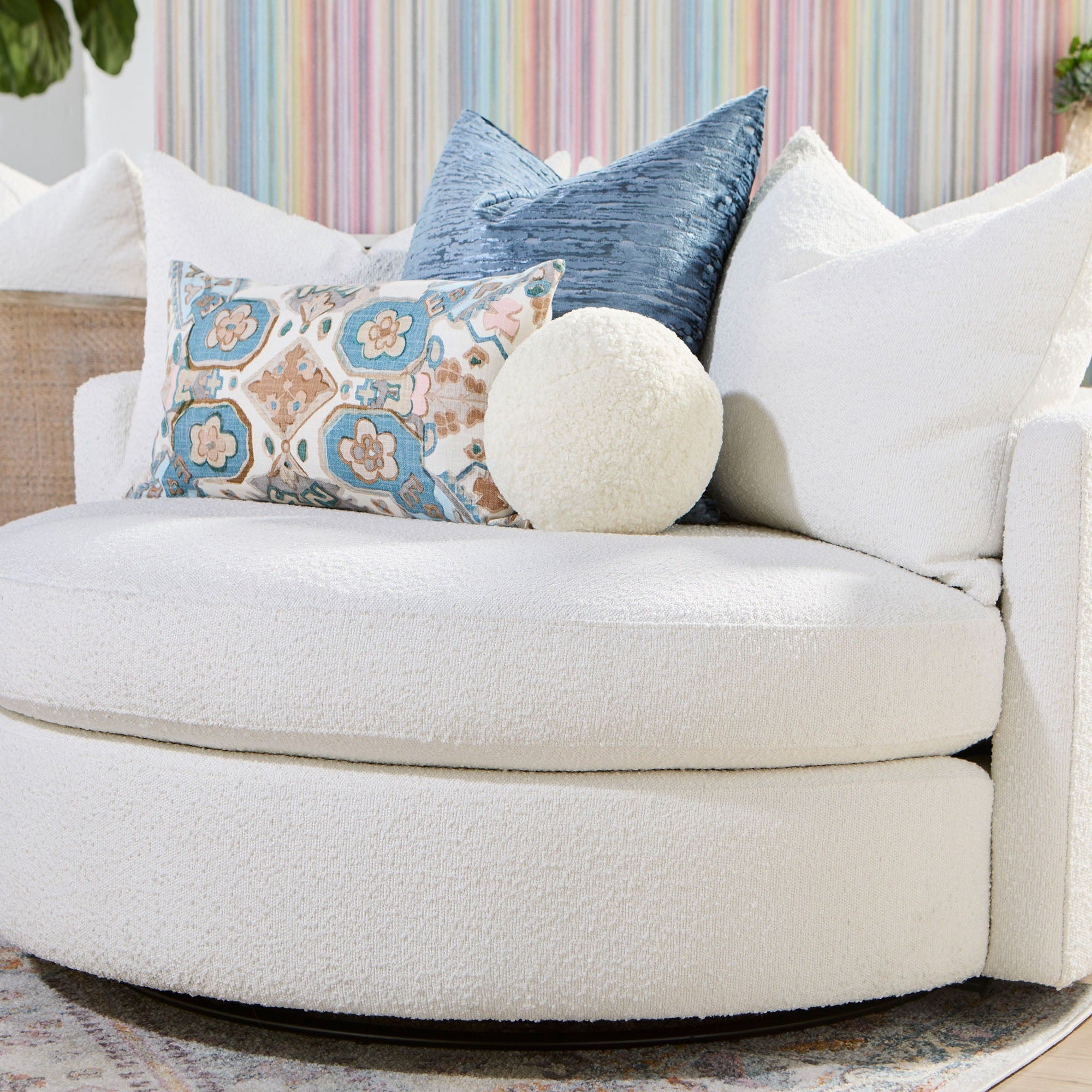 Lourne Grand Swivel Sofa Chair