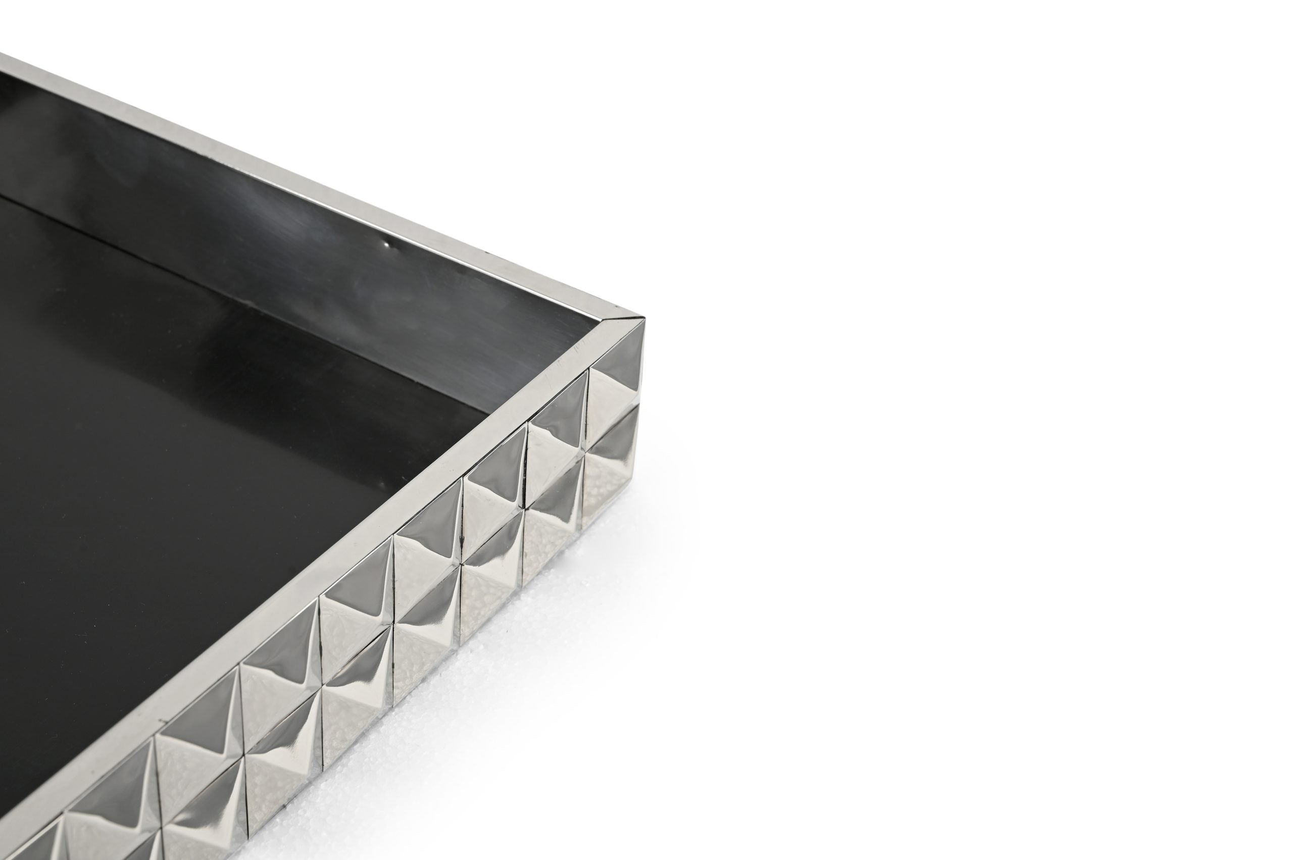 Wrenn Trays Set of 2 in black and silver with minimalist rectangular design